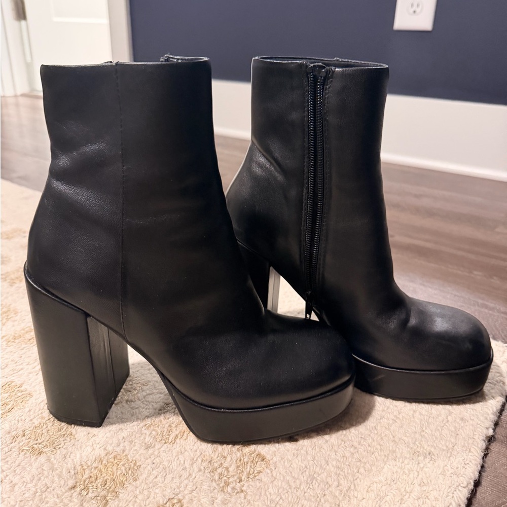 Steve Madden Black Chunky Heel Boots